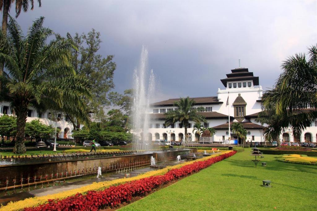 11 Wisma tamu